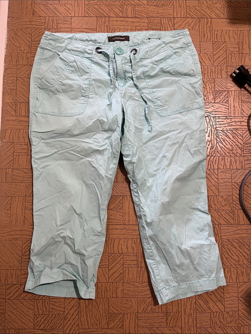 Denver Hayes Mint Green Casual Cropped Pants